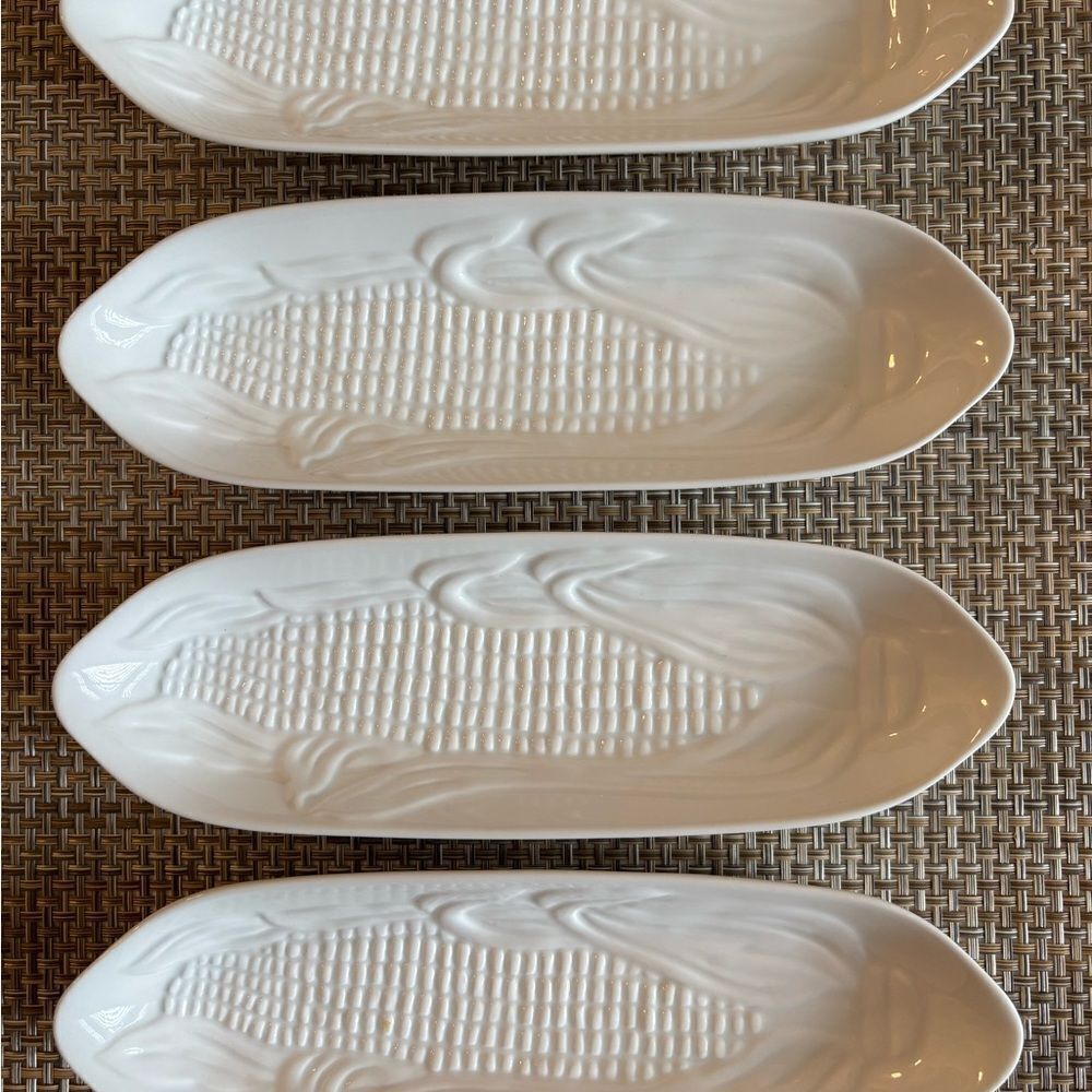 Sur La Table Set Of 4 White Porcelain Corn Holders 9.5”